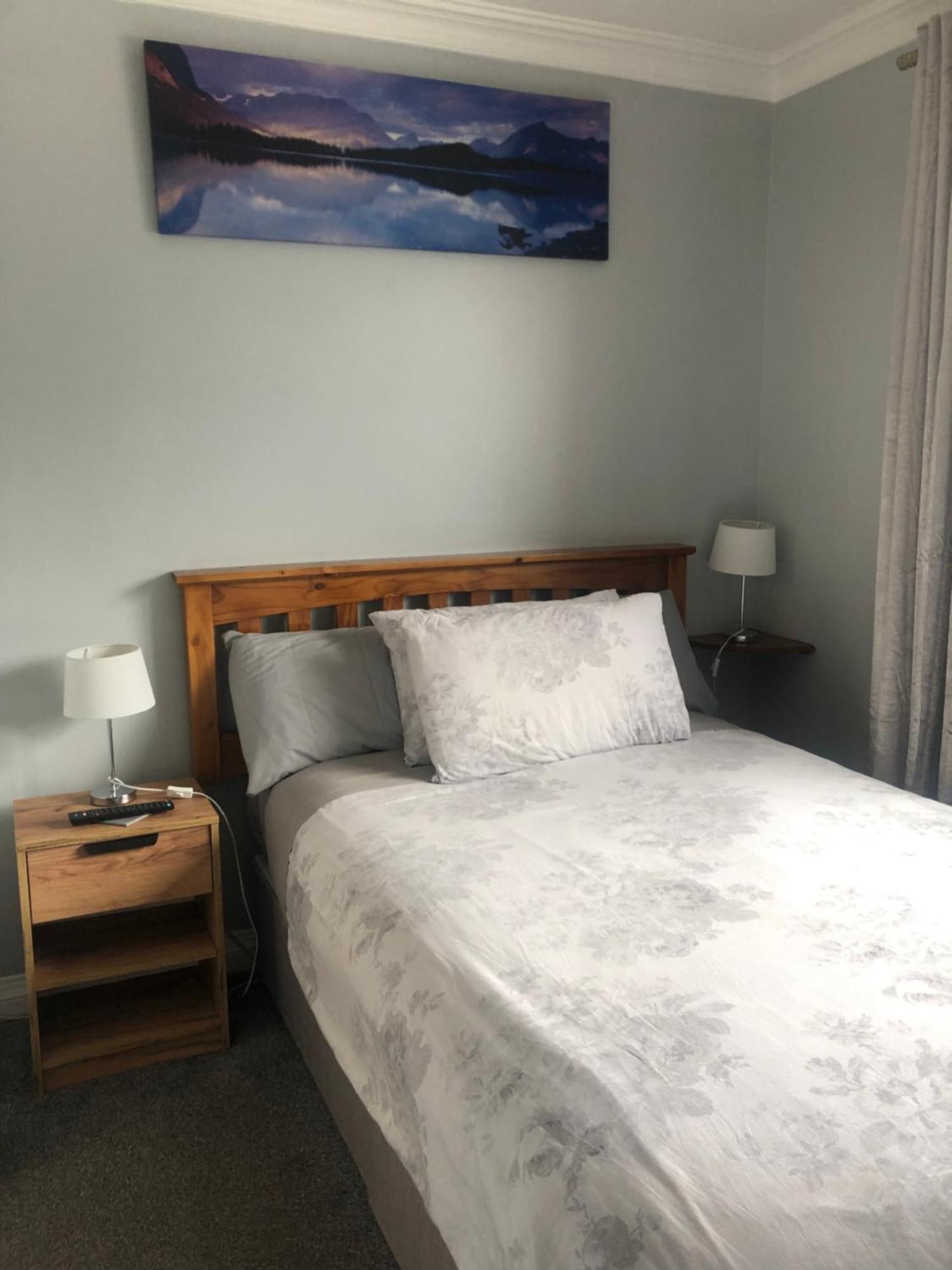 Manorlodge 特拉利 外观 照片